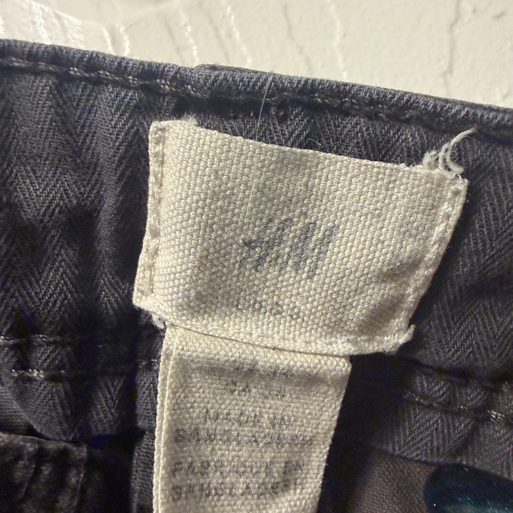 H&M Charcoal Cargo Pants for Men - Picture 3 of 5
